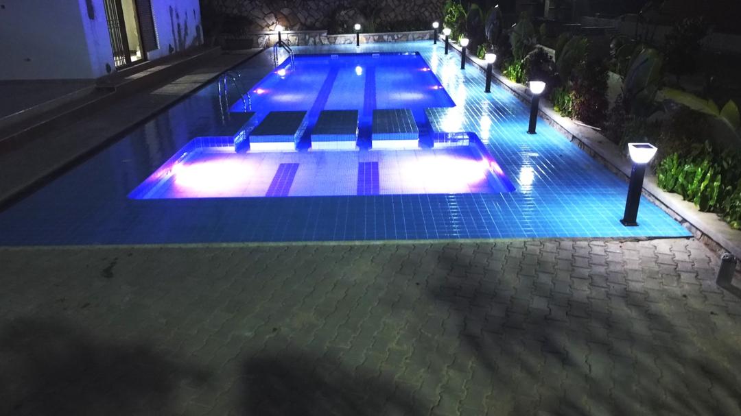    Swimming pool construction at Apartments Annex